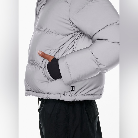 ARITZIA  The Super Puff™ Shorty Reflective - Picture 3 of 15